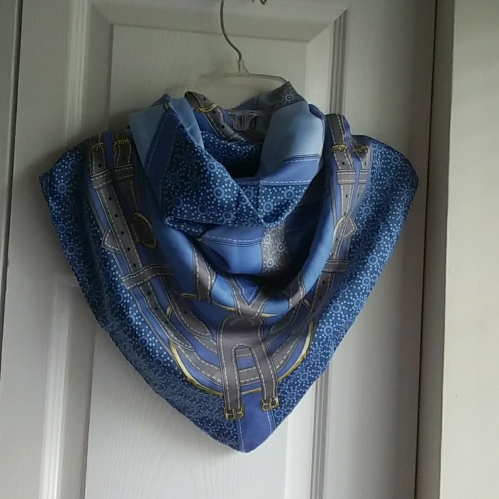 Blue &White Fashion Scarf